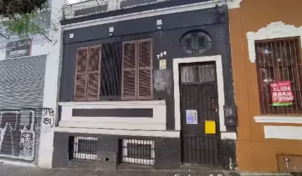 Oportunidade!! Casa com ótima localização, valor diferenciado. VENDA ABAIXO DO VALOR DE MERCADO!