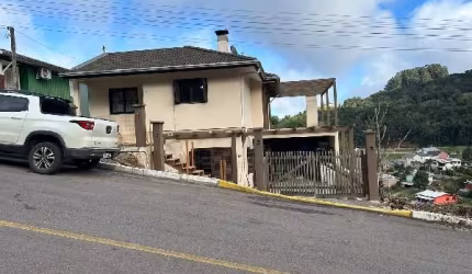 Oportunidade!! Casa 02 dormitórios, valor diferenciado. VENDA ABAIXO DO VALOR DE MERCADO!