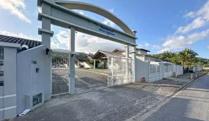 Casa 2 dormitórios, 1 suíte em São José/SC