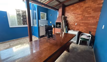 Casa com 2 quartos churrasqueira em São José- SC