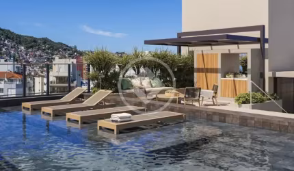 Apartamento 3 dormitórios 1 suíte sacada c/ churrasqueira no Centro de Florianópolis-SC