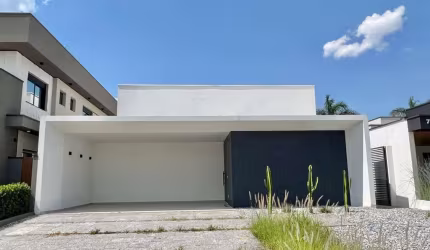 Casa com 3 dormitórios à venda, 220 m² por R$ 2.100.000,00 - Taubaté Village - Taubaté/SP