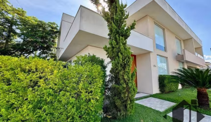 Casa com 3 dormitórios à venda, 266 m² por R$ 1.500.000,00 - Campos do Conde Chambord - Tremembé/SP
