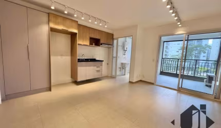 Apartamento com 2 dormitórios à venda, 66 m² por R$ 790.000 - Santo Amaro - São Paulo/SP