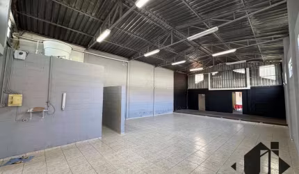 Galpão para alugar, 276 m² por R$ 2.500,00/mês - Jardim Gurilândia - Taubaté/SP