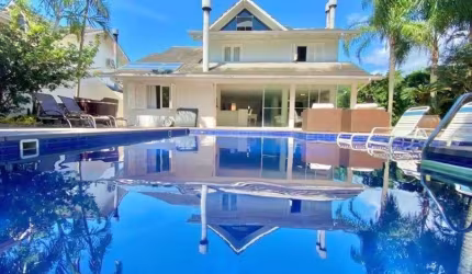 Casa em Condomínio - 4 dormitórios- à Venda - Praia Mole