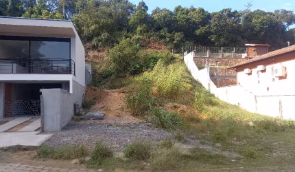 Terreno de 450m² em Localização Privilegiada no Campeche – Florianópolis