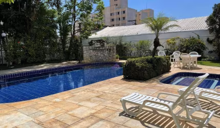 Vendo ou alugo apartamento de 3 dormitórios na Vila São Francisco