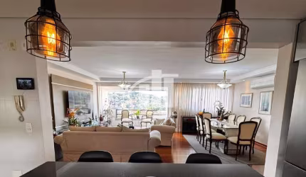 Apartamento reformado com 116m² a venda no Condomínio Itaunas, Caxingui próximo ao Le forte Morumbi, 3 quartos e 2 vagas com varanda!