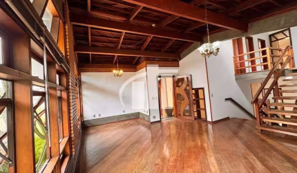 Casa a venda com 273m² na Vila Lageado