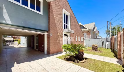 Casa térrea com piscina e quintal à venda, 340 m² por R$ 1.490.000 - Santa Felicidade - Curitiba/PR