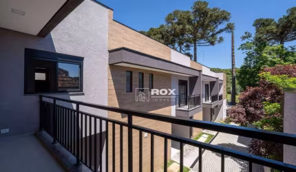 Sobrado com 3 quartos à venda, 136 m² por R$ 849.990 - Santa Cândida - Curitiba/PR