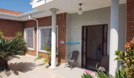 Casa com 415 m² de área total, no Parque Franceschini em Sumaré; próximo a tudo o que você precisa!