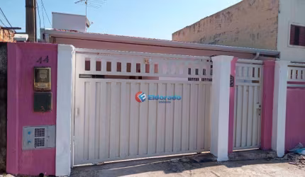 Casa com 3 dormitórios para alugar, 200 m² por R$ 3.700,00/mês - Parque dos Pinheiros - Hortolândia/SP