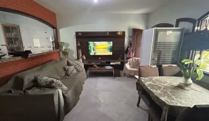Casa duplex, condomínio fechado, 2 quartos, 2 suítes, vaga. São Pedro da Aldeia.