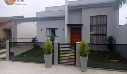 Casa térrea com quintal bem amplo!!! Itaguaçu, venha conhecer.