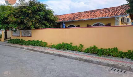 Casa charmosa e aconchegante com 3 dormitórios à venda, 152 m² por R$ 620.000 - Do Ubatuba - São Francisco do Sul/SC