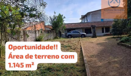 OPORTUNIDADE! Casa com 3  dormitórios e uma área total de 1.150 m² de terreno livre.