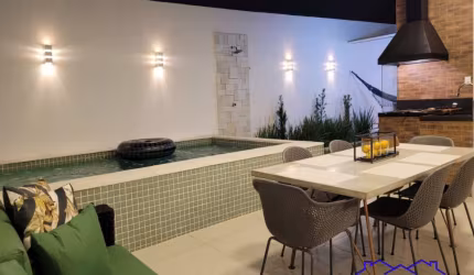 Luxuosa Casa em Condomínio: 3 quartos, 3 suítes, 3 salas, 3 banheiros, 4 vagas de garagem, 127m² no Jardim Maria Inês, Aparecida de Goiânia-GO.