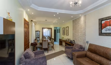 Sobrado para venda com 4 quartos, sendo 4 suítes, 168m²