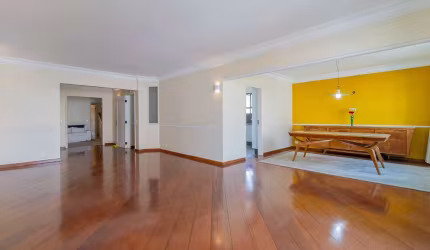 Triplex para venda com 4 quartos, sendo 1 suíte, 417m²