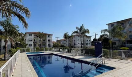 Vende-se Apartamento térreo com 3 qtos - Flores