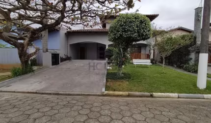 Casa em condomínio fechado alto padrão Bertioga