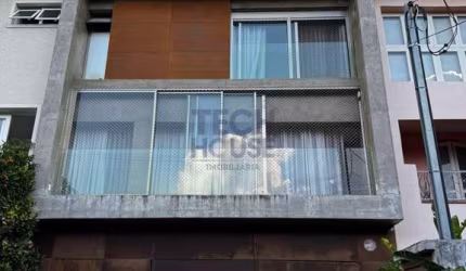 Casa com 3 Suítes sendo 1 Máster, Área Gourmet e 2 Vagas de Garagem