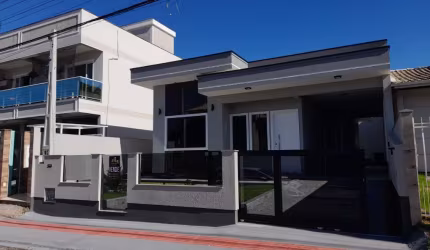 Casa três dormitórios com 1 suite, bairro Madri