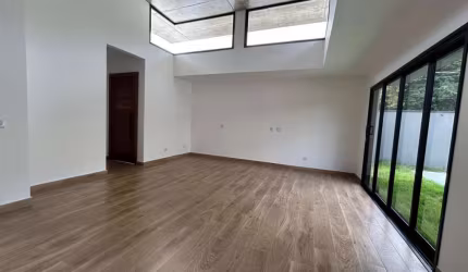 CASA TÉRREA DE 180 M² COM 3 SUÍTES NO CONDOMÍNIO VILLA VERDE NO JARDIM GRAMADÃO EM JUNDIAÍ - SP