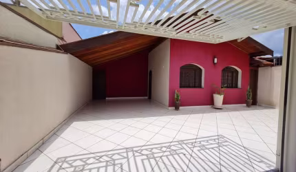 CASA COM 160M² DE ÁREA CONSTRUÍDA COM 3 DORMITÓRIOS, SENDO 2 SUÍTES, NA VILA CRISTO EM JUNDIAÍ - SP