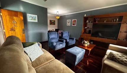 CASA COM 227 M² DE ÁREA CONSTRUÍDA E 3 DORMITÓRIOS, SENDO UMA SUÍTE, NO JARDIM JARDIM ÂNGELA EM JUNDIAÍ SP