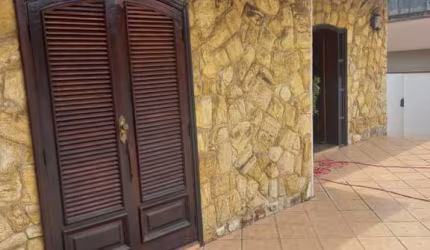 CASA DE 225 M² COM 3 DORMITÓRIOS, SENDO 1 SUÍTE, NA VILA RAMI EM JUNDIAÍ - SP