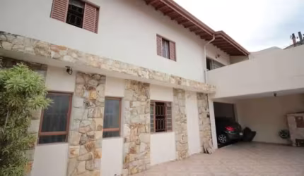 CASA DE 320M² DE ÁREA CONSTRUÍDA E 360M³ DE TERRENO COM 3 DORMITÓRIOS SENDO 1 SUÍTE NO JARDIM TREVO EM JUNDIAÍ-SP