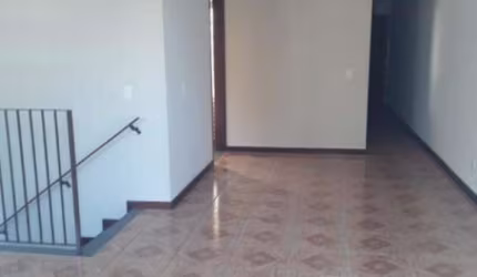 CASA DE 139 M² DE ÁREA CONSTRUÍDA COM 2 DORMITÓRIOS NA VILA GALVÃO EM JUNDIAÍ - SP