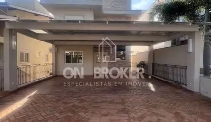 Para quem busca exclusividade em Valinhos! Casa incrível em um dos condomínios mais desejados da cidade.  ✔️ 3 suítes (1 master) ✔️ Rica em armários ✔️ Piscina com vista para a mata ✔️ Localização pri