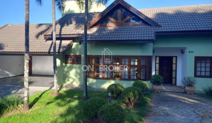 Linda casa T. 1000m2, AC625m2, Resid. A. padrão-Valinhos. 4 suítes, Piscina aquec, Coz. Americ. plan. 3 salas amplas, Closet, varanda, quintal,