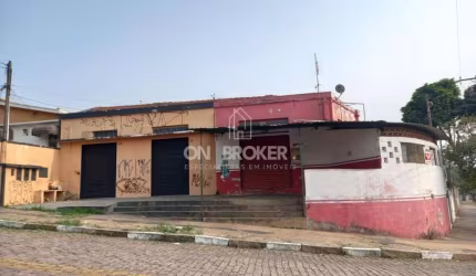 Terreno 400m2 com prédio comercial, 2 salas adjuntas e uma casa adjunta ao prédio. Excelente ponto comercial em bairro tradicional, em Valinhos.