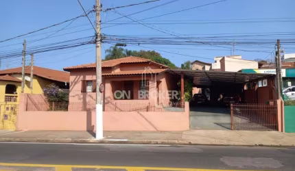 Aconchegante casa AT: 550 m2, 3 dormit, 2 banh. copa, cozinha, ar.serv. 4 vagas cob. quintal grande com pomar, orquidário e casa de fundo.