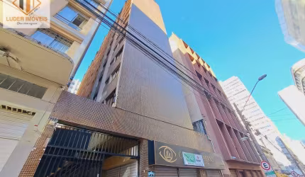 Loja Comercial com 50m² mobiliada venda no Centro de Curitiba.