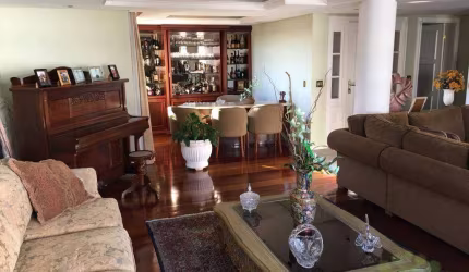 Apartamento à Venda Água Verde, Curitiba com 4 Quartos, 251 m² por R$ 2.400.000