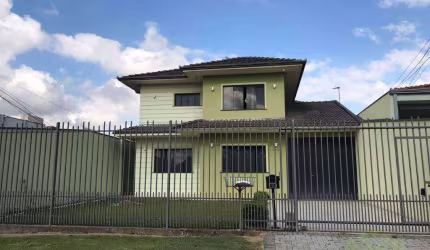 Casa à Venda Fanny, Curitiba com 4 Quartos, 389 m² por R$ 1.900.000