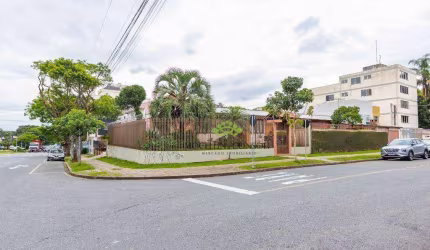 Casa com 4 quartos à venda, 240 m² por R$ 3.250.000 - Água Verde - Curitiba/PR