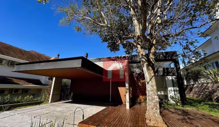 Linda Casa térrea com piscina e 3 suítes à venda, 219 m² no Condomínio Country Ville - Santa Cruz do Sul/RS