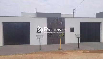 CASA LARANJEIRAS NOVA MEIO LOTE. EXCELENTE LOCALIZAÇÃO.