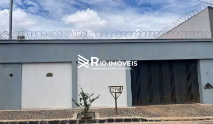 Casa à venda, 3 quartos, 1 suíte, 2 vagas - Bairro SANTA ROSA, Uberlândia MG
