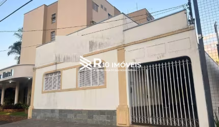 Casa para aluguel, 3 quartos, 1 suíte, 2 vagas - Bairro Cazeca, Uberlândia MG