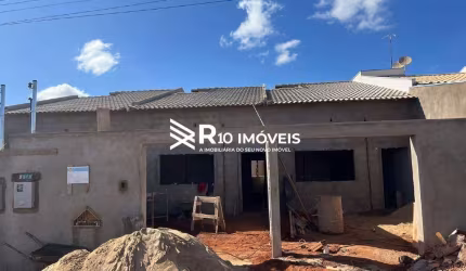 Casa à venda, 2 quartos, 1 suíte, - Bairro Jardim Ipanema, Uberlândia MG