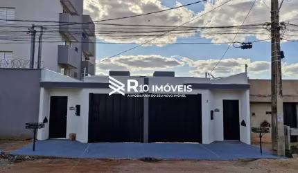 Casa à venda, 2 quartos, 1 suíte, 2 vagas - Bairro PLANALTO, Uberlândia MG
