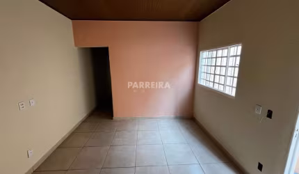 Casa na Vila Cárdia próximo do Boulevard shopping com; 2 dormitórios,